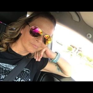 Meet your Posher, Angela